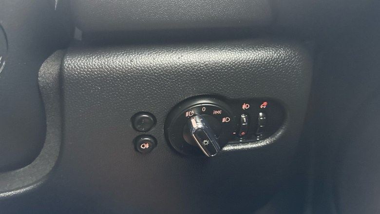 MINI Hatchback 2.0 Cooper S Exclusive 5dr Auto [Comfort/Nav Pack] Petrol Hatchback